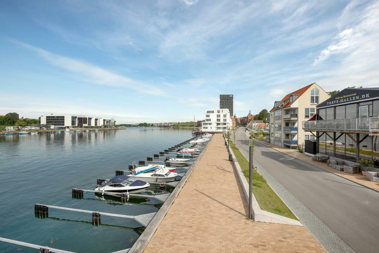 Luxury City Center Harbour Apartment 2 Bedroom Sonderborg Bagian luar foto