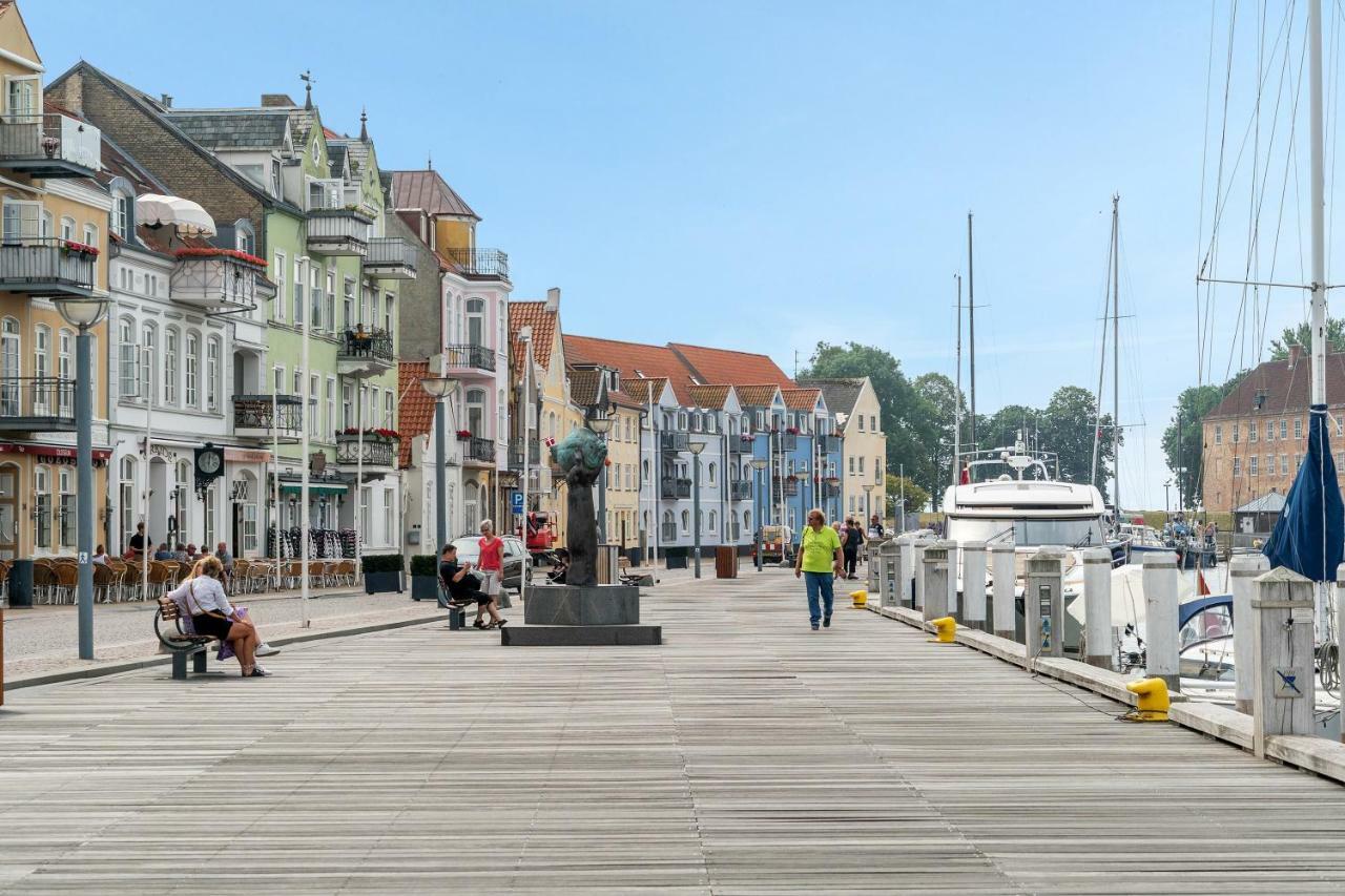 Luxury City Center Harbour Apartment 2 Bedroom Sonderborg Bagian luar foto