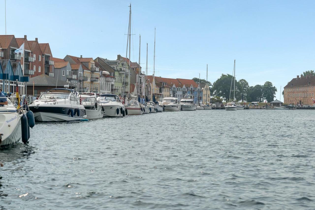 Luxury City Center Harbour Apartment 2 Bedroom Sonderborg Bagian luar foto